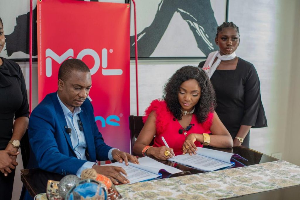 Simi Partners With MOL Tech for a Stylish New Collab—Meet MOL x SYMS
