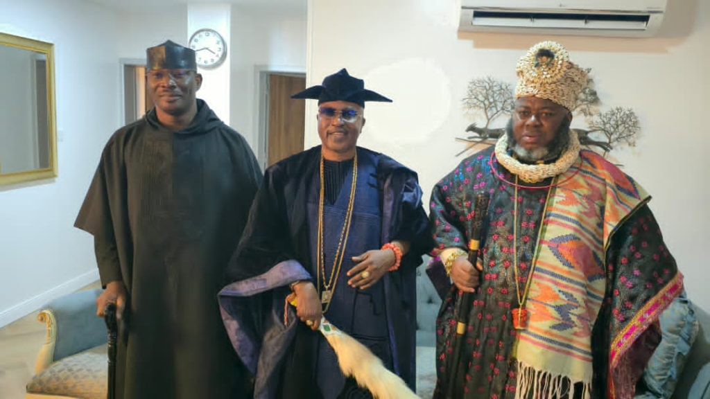 AMANYANABO DOKUBO-ASARI SEEKS CLOSER TIES WITH ETSU NUPE, OLUWO OF IWOLAND